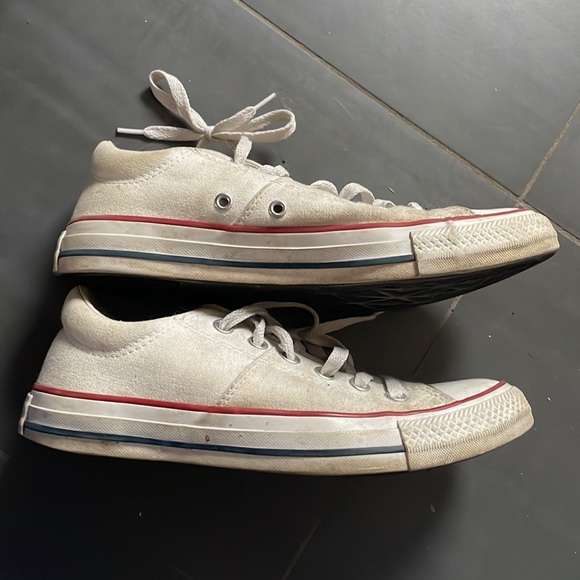 Low top white converse - Picture 4 of 5